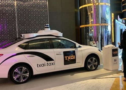 Hãng Bayanat của UAE ra mắt taxi tự lái hoàn toàn TXAI