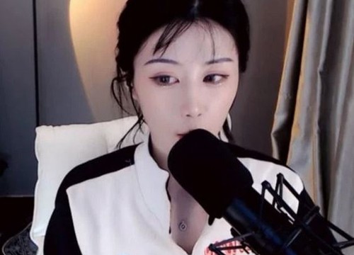 Nữ streamer bị người theo dõi chỉ trích vì lạm dụng makeup và filter quá đà, mặt mộc là "ánh trăng lừa dối" so với lúc livestream