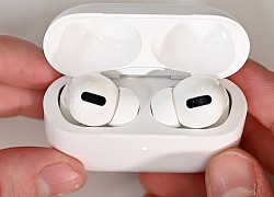 Nữ TikToker gào khóc ầm ĩ vì nuốt nhầm AirPods, nhưng âm thanh ghi lại mới khiến nhiều người bất ngờ!