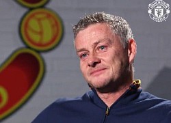 Sau khi rời MU, Solskjaer được quê nhà ở Na Uy tri ân bằng dòng chữ "Huyền thoại"