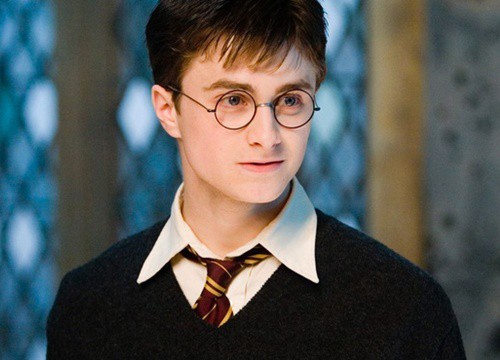 Top 10 nhân vật được yêu thích nhất Harry Potter do fan bình chọn: Harry "bay màu" khỏi đầu bảng, cái tên #1 vạn người đều mê!