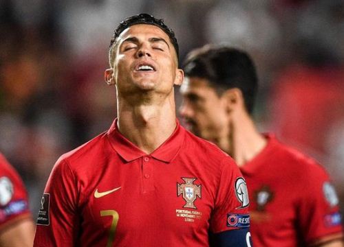 Cristiano Ronaldo & tương lai u ám ở cả M.U lẫn ĐT Bồ Đào Nha