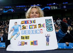 Fan nhí Man City láu cá nhờ Messi... xin áo đấu của Foden