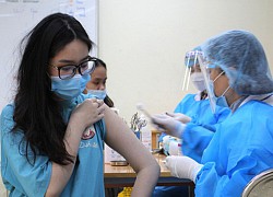 Hà Nội thêm 272 ca COVID-19 mới, hơn 38.000 trẻ 14 tuổi được tiêm vaccine