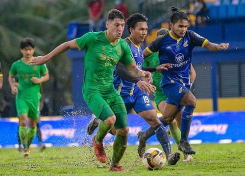 HLV Malaysia lo cầu thủ không đủ sức đá AFF Cup