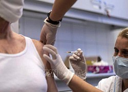 Hungary hối thúc người dân tiêm mũi tăng cường vaccine ngừa COVID-19