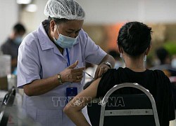 Lào phê chuẩn tiêm mũi vaccine ngừa COVID-19 tăng cường