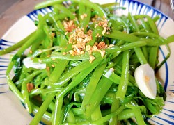 Mẹo xào rau muống xanh, giòn