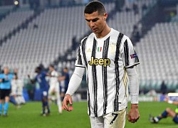 Ronaldo nổi nóng: 'Cái quái gì đang xảy ra vậy?'