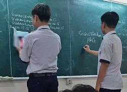 Nữ sinh tự tin lên bảng làm bài tập, ngờ đâu ngó xuống cuối lớp mới "bật ngửa" phát hiện chiêu trò tinh vi này