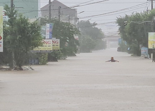 4 người chết do mưa lũ ở miền Trung - Tây Nguyên, miền Bắc đêm nay 30-11 rét sâu