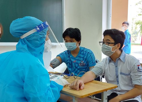 99% học sinh THPT Nghệ An được tiêm vaccine COVID-19 mũi 1 an toàn