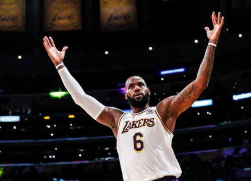 LeBron James hoàn toàn khỏe mạnh sau 3 ngày phải cách ly vì nghi mắc Covid-19