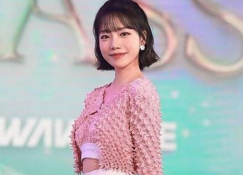 Lisa, Taeyeon cùng dàn nữ idol K-pop diện chiếc áo cực hot đang 'làm mưa làm gió' tuần này