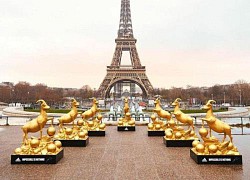 Messi được vinh danh bằng 7 bức tượng tại tháp Eiffel