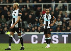 Newcastle chìm trong khủng hoảng