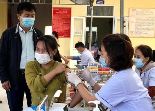 Thanh Hóa thông tin hàng loạt trẻ phản ứng sau tiêm vaccine phòng Covid-19