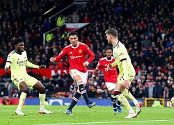 Ronaldo bùng nổ ở Old Trafford: 800 bàn và thông điệp cho Rangnick