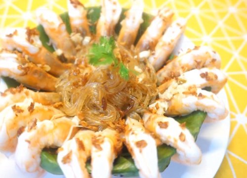 Cách làm tôm hấp tỏi lá sen thơm lừng hấp dẫn, đơn giản tại nhà