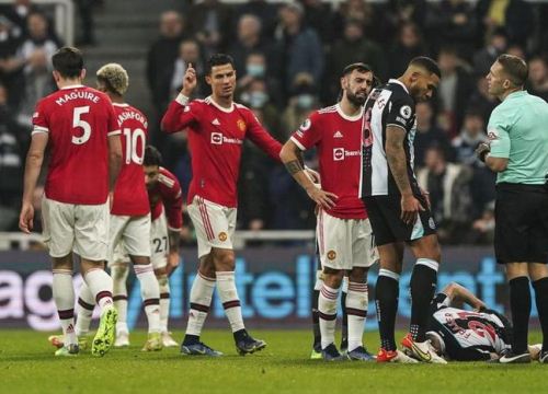 Cựu hậu vệ MU chê bai Ronaldo và Fernandes