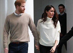 Meghan Markle diện áo cổ lọ: Item dễ mặc nhất nhưng vẫn mắc lỗi khiến người khác ngại giùm