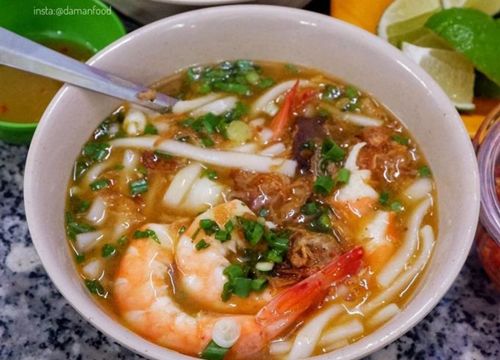 Tiệm bánh canh, cháo 'ế' hút khách ở Sài Gòn