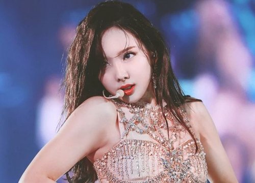 Nayeon (TWICE) thường xuyên ngã "chổng vó" trên sân khấu, lý do đau lòng nhưng nonfan ít ai biết