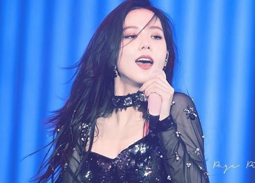 Bức ảnh "ảo ma" của Jisoo (BLACKPINK) khiến netizen tranh cãi: Thân hình ngoài đời đã chuẩn rồi, sao còn phải photoshop làm gì?