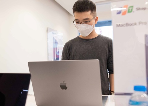 FPT Shop & F.Studio mở bán MacBook Pro 14/16 2021 chính hãng đầu tiên