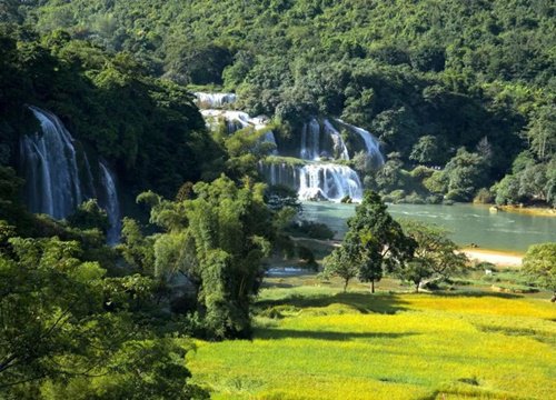 Quây Sơn - Dòng sông tươi đẹp vùng biên viễn