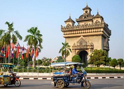 Sống chung an toàn với COVID-19: Lào tiếp tục cấm cá nhân ra vào khu vực có lây nhiễm