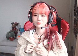 Nữ streamer Liên Quân 'lộ' ảnh sexy với váy lụa mỏng tang