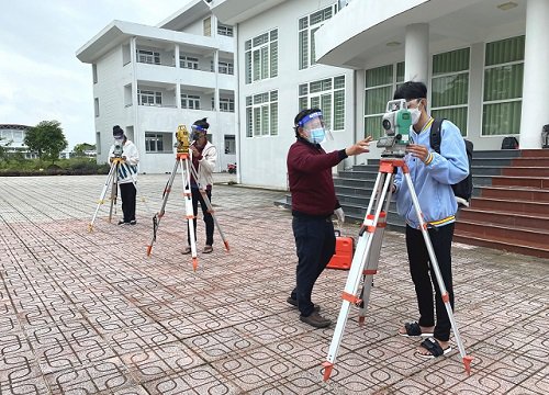 Xu hướng mở ngành mới, đầu tư ngành đặc thù