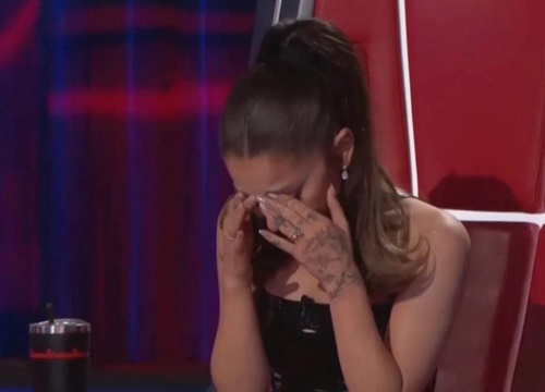 Ai nói Ariana Grande hot và cứu The Voice? Vẫn "banh team" trước Chung kết như thường!