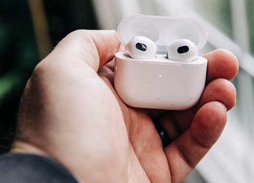 AirPods 3 'cập bến' thị trường Việt Nam, giá 4,99 triệu đồng