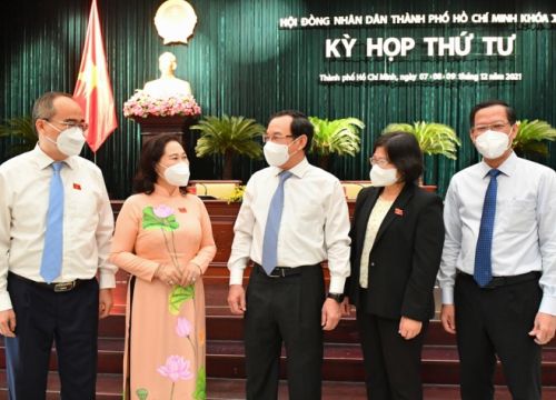 Chiều nay, Chủ tịch TP.HCM Phan Văn Mãi lần đầu trả lời chất vấn