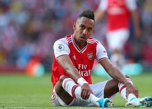 Gary Neville: 'Arsenal nên bán Aubameyang'