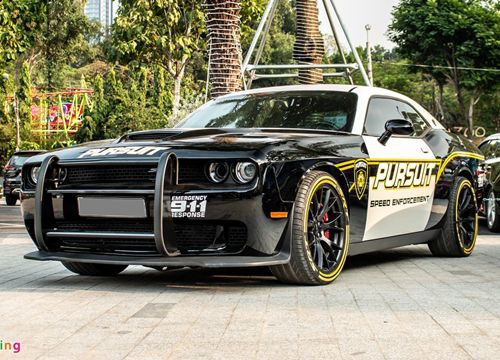 Ngắm Dodge Challenger SRT-8 Hellcat độ độc đáo tại TP.HCM