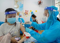 Người dân TPHCM tiêm mũi 3 vaccine Covid-19 từ ngày 10/12