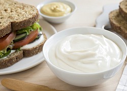 Sốt mayonnaise tự làm theo cách này ngon lạ, chỉ 5 phút là xong mà chay mặn đều dùng được