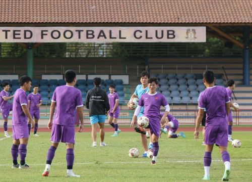 Tin ĐT Việt Nam vs Malaysia 9/12: HLV Park Hang Seo sợ lộ bài. Hoàng Anh sang Singapore