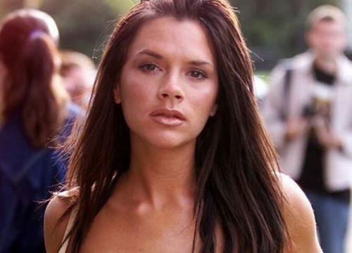 Body như gái son ở tuổi 47, Victoria Beckham chia sẻ tuyệt chiêu giữ dáng