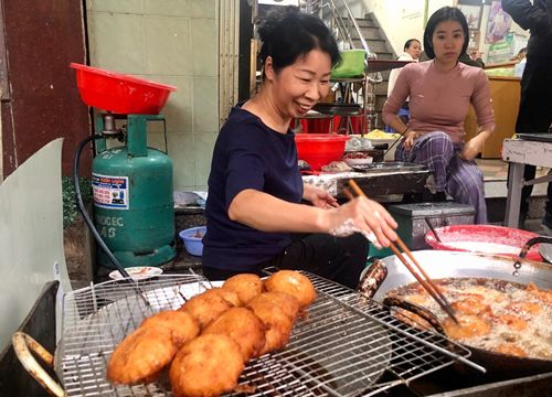 Bánh áp chao Cao Bằng món quà ấm lòng thực khách dịp cuối đông