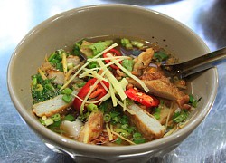 Bánh canh chả cá nhồng níu chân du khách đến Nha Trang