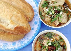 Bánh mì xíu mại Đà Lạt giòn cay hấp dẫn