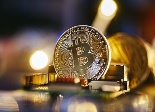 Giá Bitcoin hôm nay 14/12: Bitcoin lao dốc thảm, thổi bay hàng trăm tỷ USD