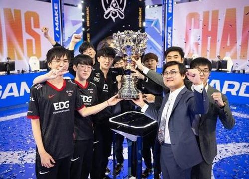 LPL All-Star Weekend 2021: SofM trắng tay ở các hạng mục lớn nhưng vẫn vớt vát MVP giao lưu bằng vị tướng quen thuộc