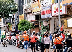 Nhìn lại một thời bánh mì Huỳnh Hoa từ lúc còn khó khăn đến khi nổi tiếng nhất Sài thành, nhưng giờ lại "xẻ đôi"?!