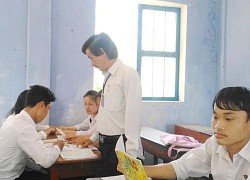 Thầy giáo dành cả thanh xuân 'gieo chữ' ngoài đảo xa