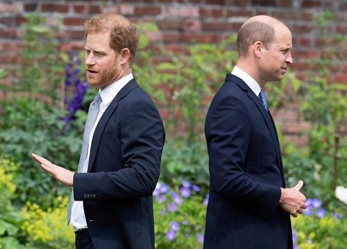 Tiết lộ lý do Harry tấn công anh trai và gia đình, Meghan gợi ý Nữ hoàng mua quà Giáng sinh cho con trai mình